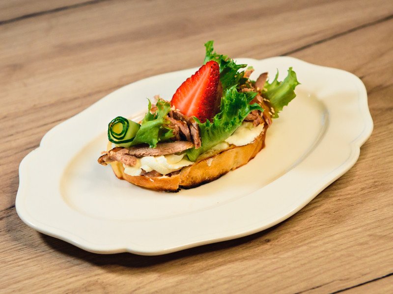 Брускетта с Уткой