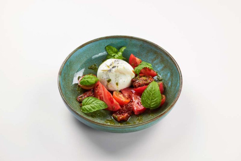 Буратта с томатами