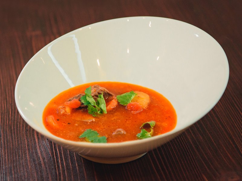 Пряный суп с говядиной