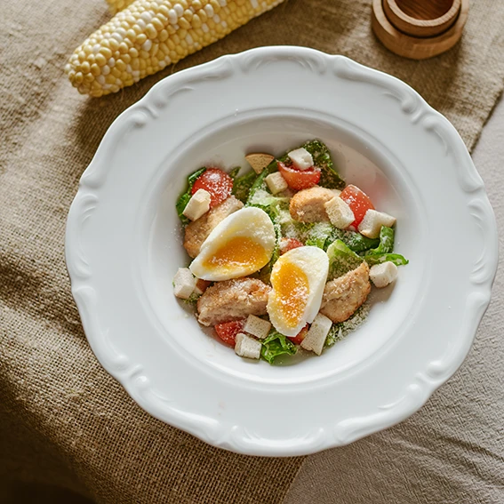 Салат с медальонами из цыпленка