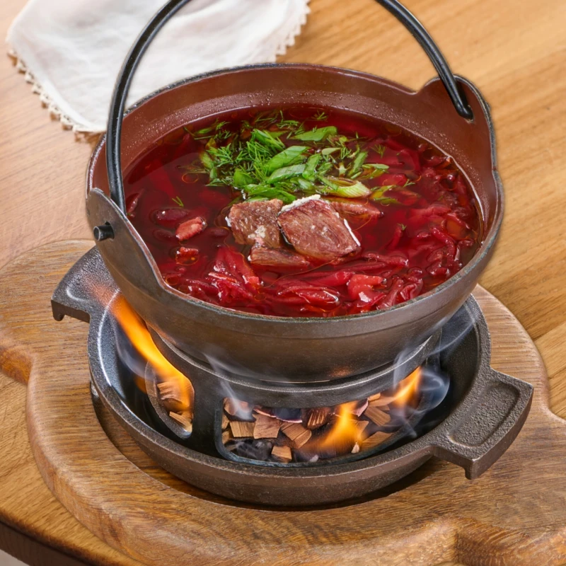 Борщ с томленой говядиной и пампушками