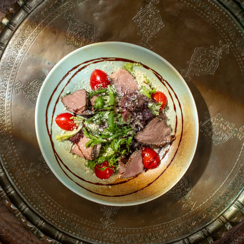 Салат с ростбифом