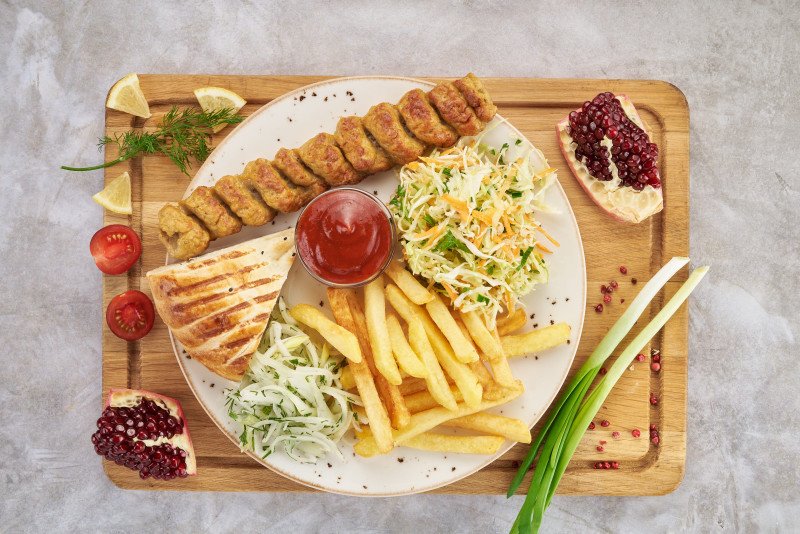 Люля из свинины с картофелем фри