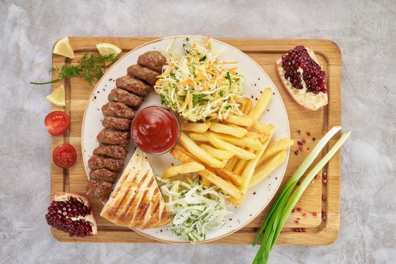 Люля из баранины с картофелем фри