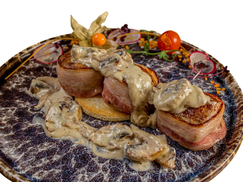 Медальоны Свиные в Беконе