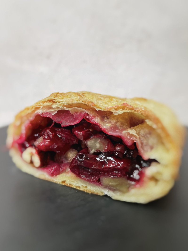 Штрудель с вишней