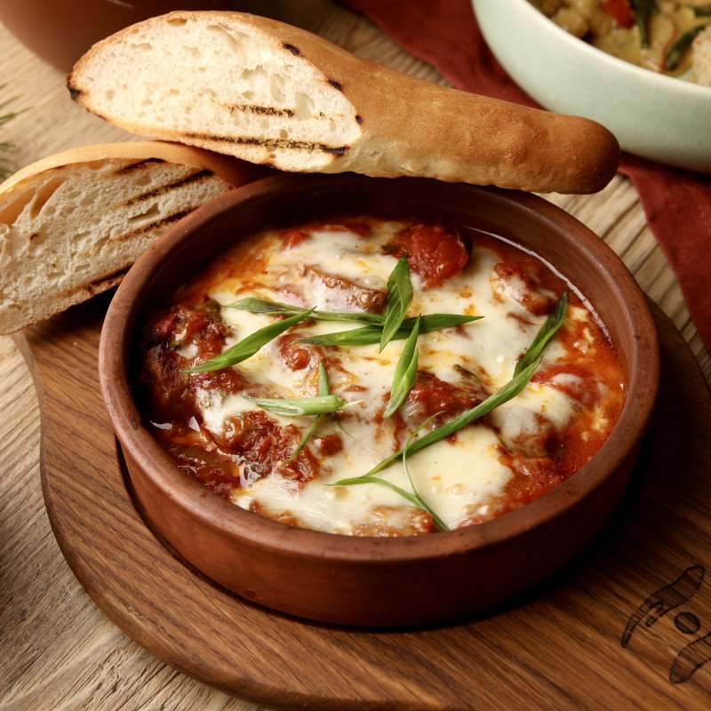 Аджапсандали с сыром