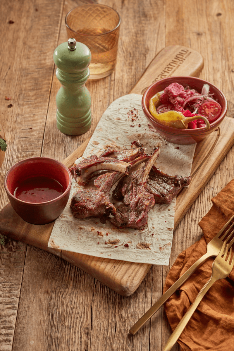 Ягненок на кости