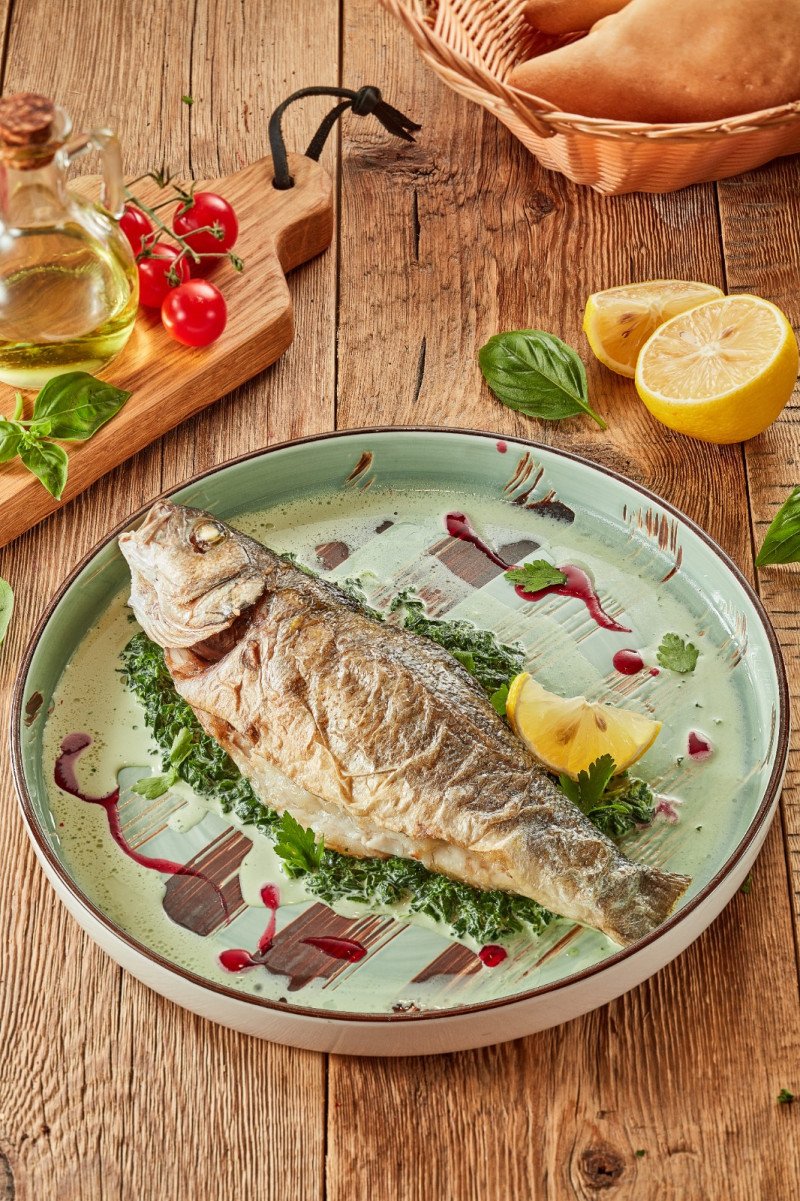 Сибас со шпинатом