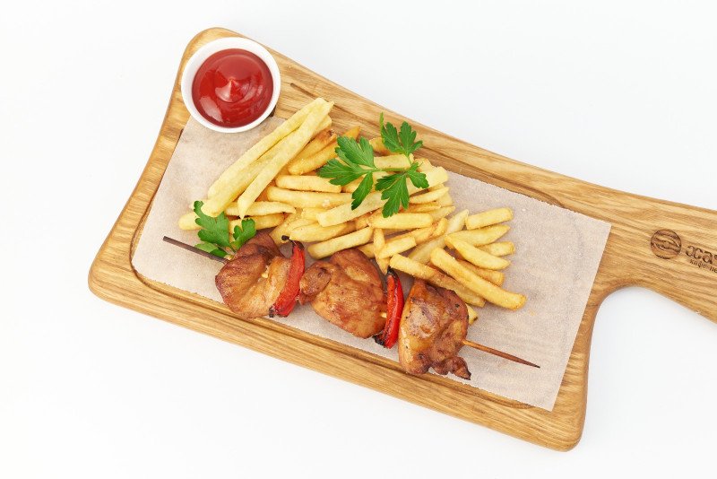 Детский шашлычок с картофелем фри