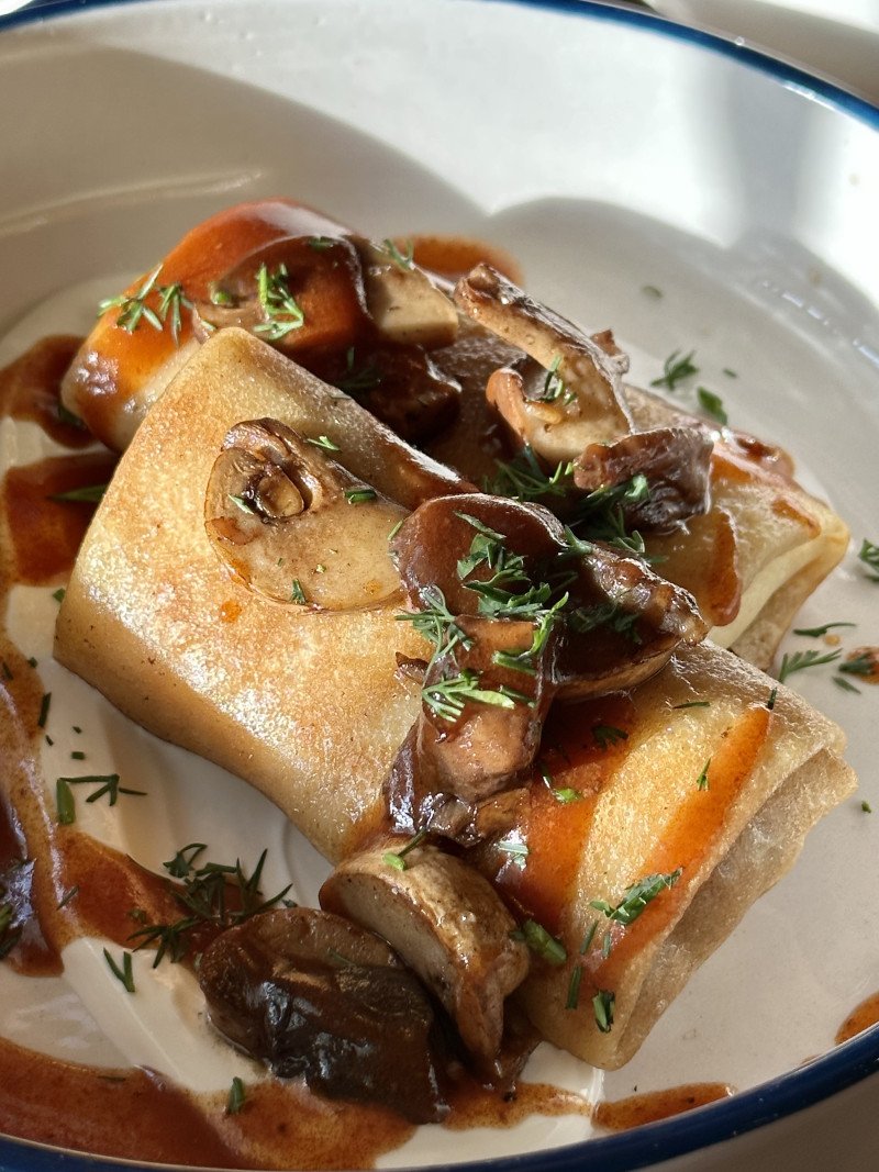 Блины с куриным фаршем и грибами