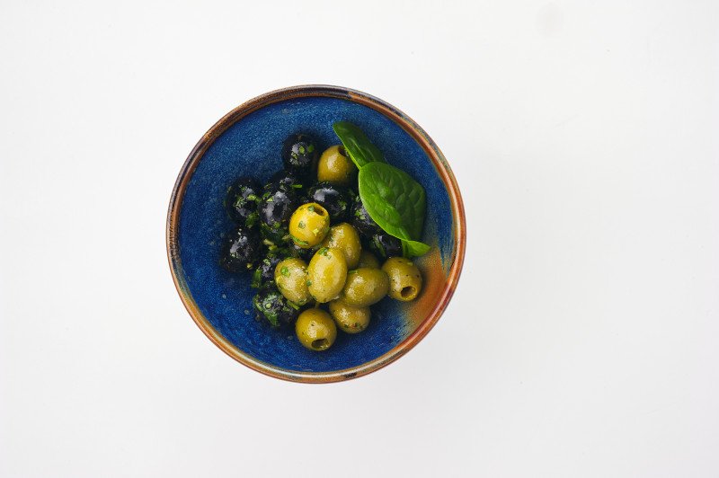 Маринованные оливки к вину