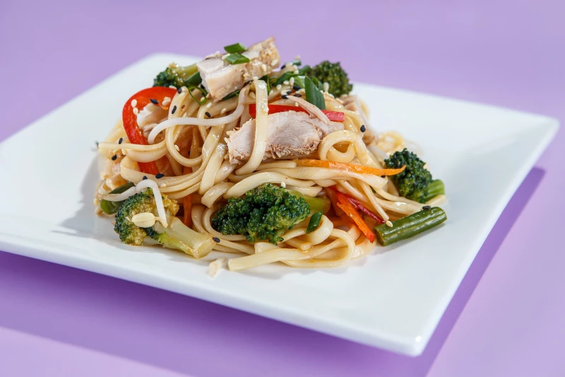 Яки удон с курицей