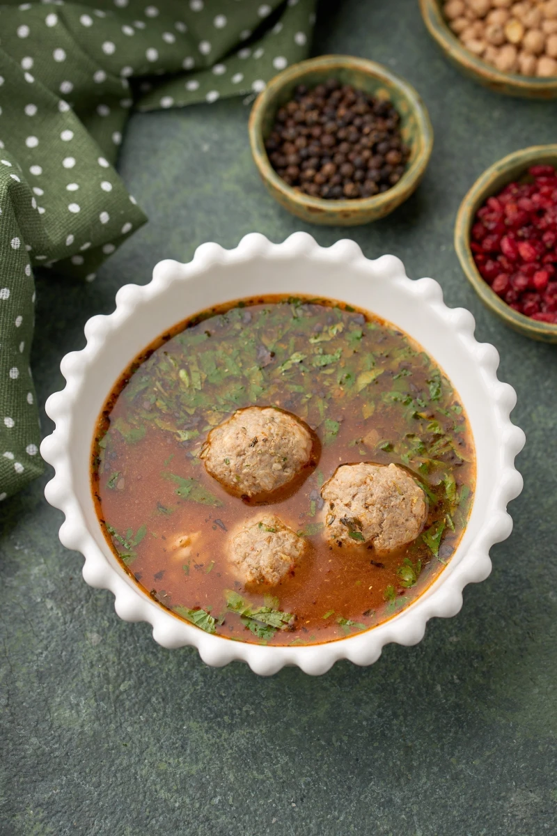 "Че? Харчо! Наваристый, пряный суп с мясными тефтелями	"