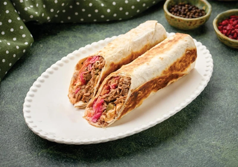 Шавурма с брискетом - говяжья грудинка копченая 8 часов и салатом коул-слоу