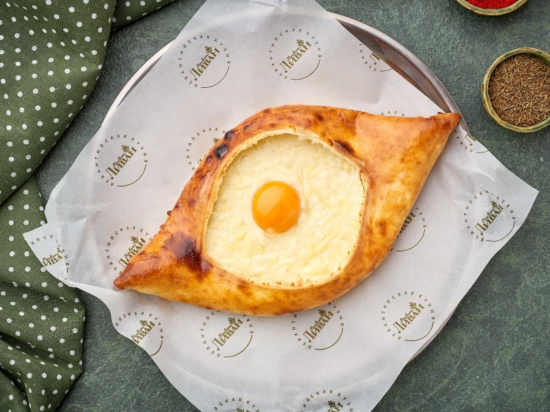 Хачапури лодочка с фермерскими сырами 