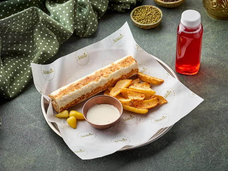 Комбо шавурма с картофельными диперами, соусом ранч и брусничный морс