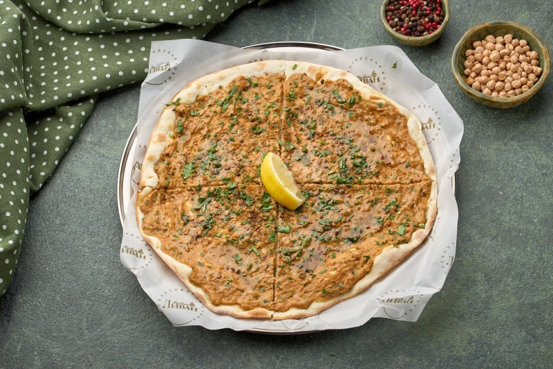 Ламаджо с цыпленком