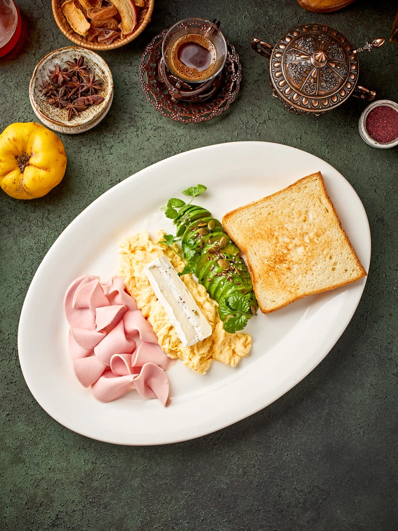 Сытный завтрак