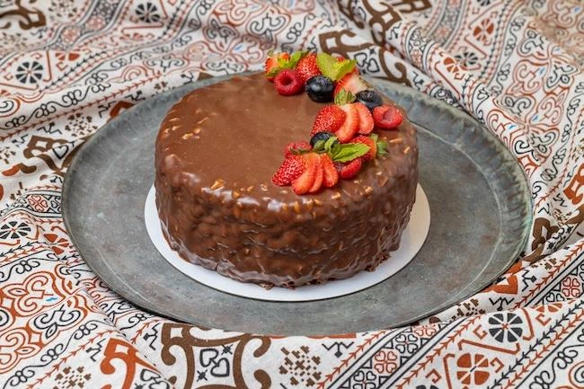 Сникерс торт