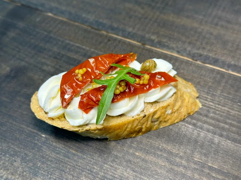 .Брускетта с вяленым томатом 30 г