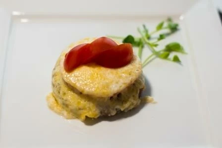 Котлета из телятины с помидором и сыром 120 г