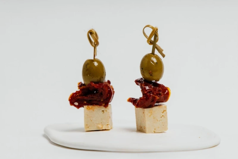 Канапе с вяленым томатом и сыром тофу 15 г*4