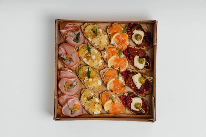 BOX_3 "Брускетты с семгой и балыком"