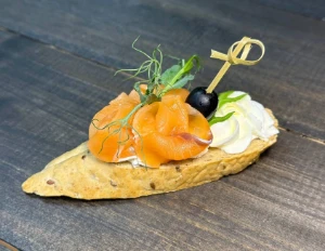 .Брускетта с семгой 45 г