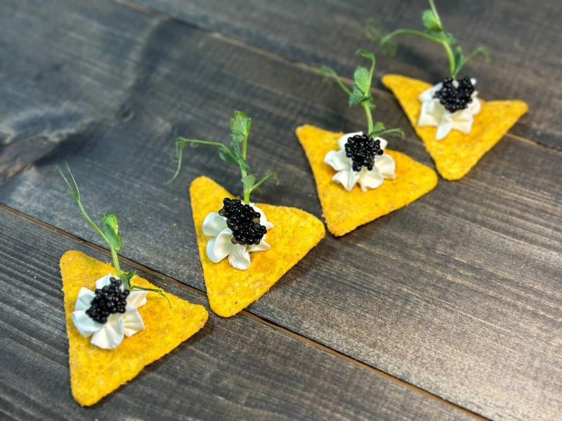 .Начос с греческим сыром и икрой 60 г