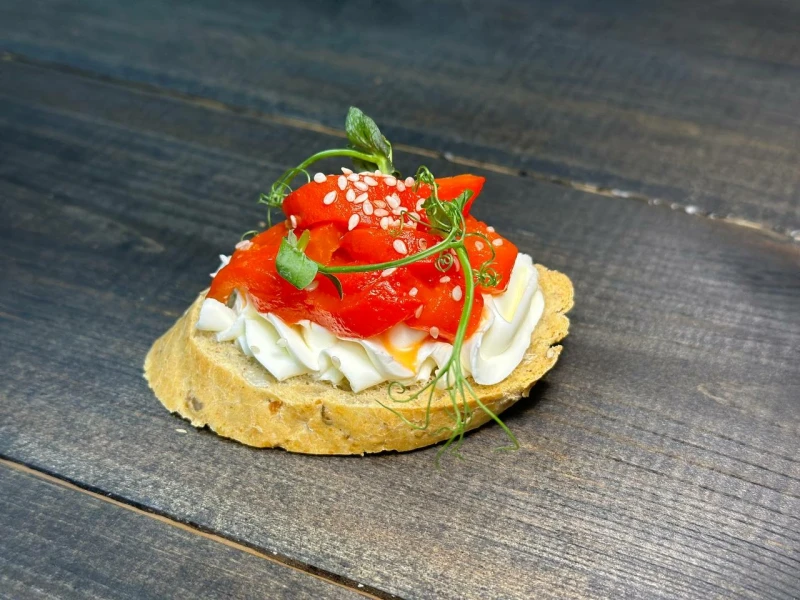 .Брускетта с печеным перцем 30 г