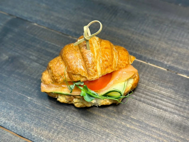 Мини Круассан с семгой 80 г 