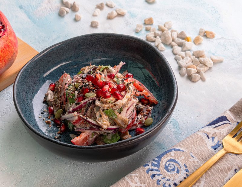 Салат из баклажанов гриль с орехово-кунжутной заправкой 150гр