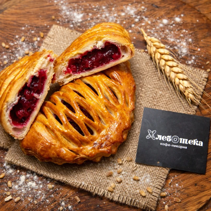 Штрудель с клубникой