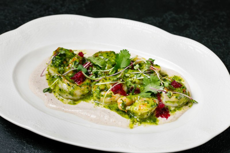 Тигровые креветки с ореховым соусом