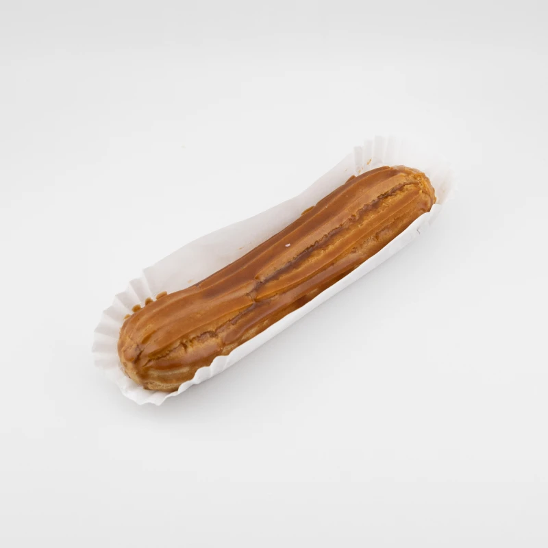 Эклер карамельный