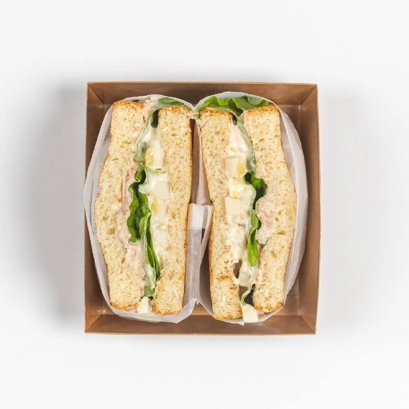 Сэндвич с тунцом и яйцом