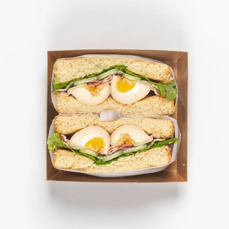 Сэндвич с беконом и яйцом 