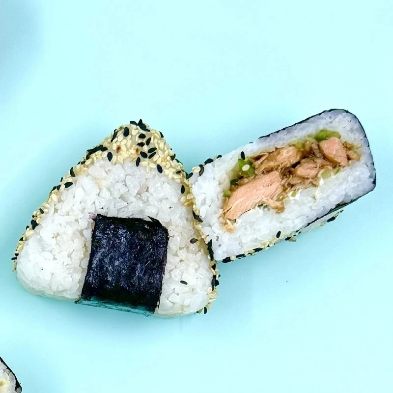 Ёна-Онигири (лосось)