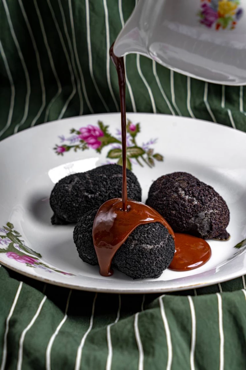 Профитроли с шоколадом и трюфелем 
