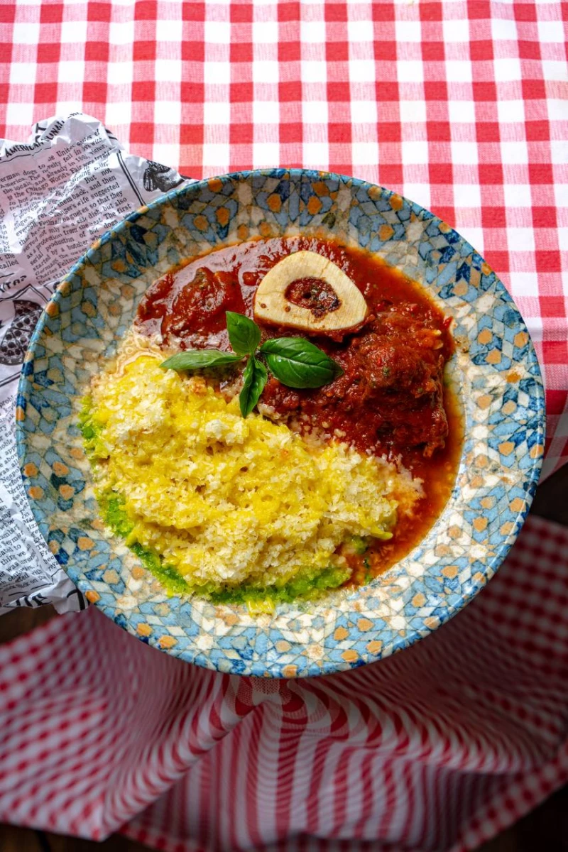 Щечки с мозговой косточкой и орзо