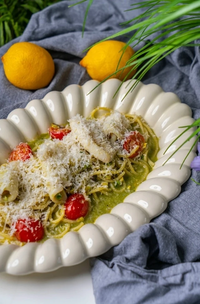 Паста с кальмаром и песто