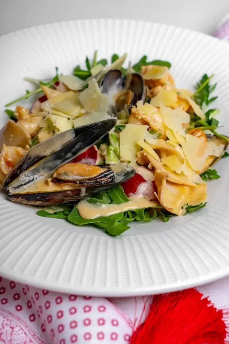 Салат с морепродуктами 