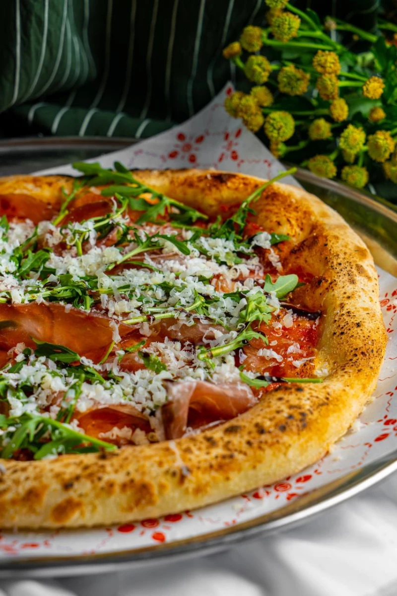 Пицца с пармским окороком