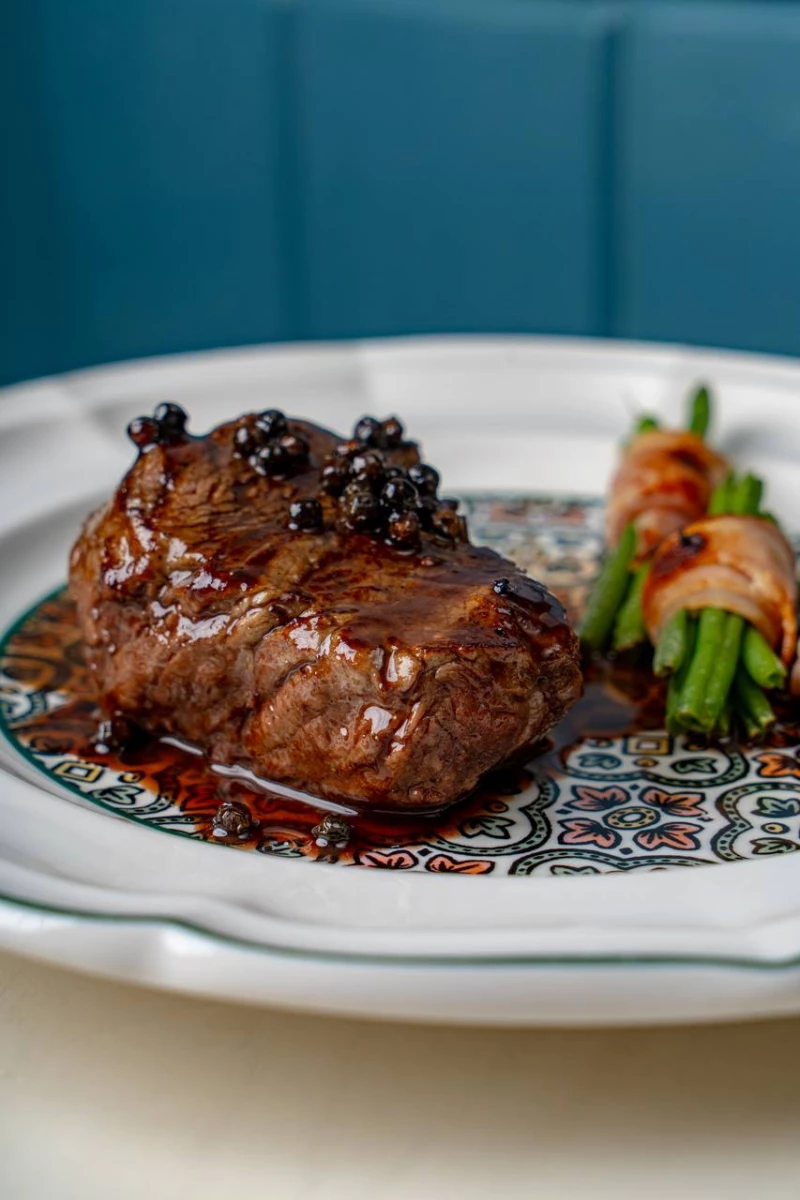 Стейк из говядины со стручковой фасолью 