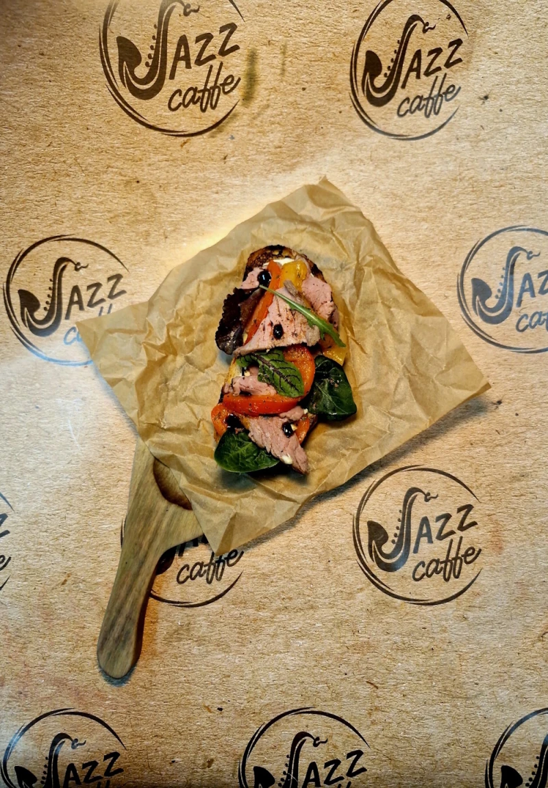 Брускетта с ростбифом