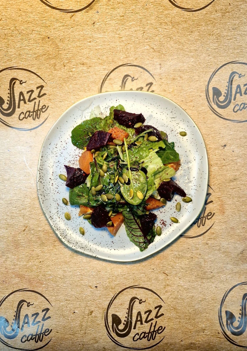 Салат с печеной свеклой и апельсином