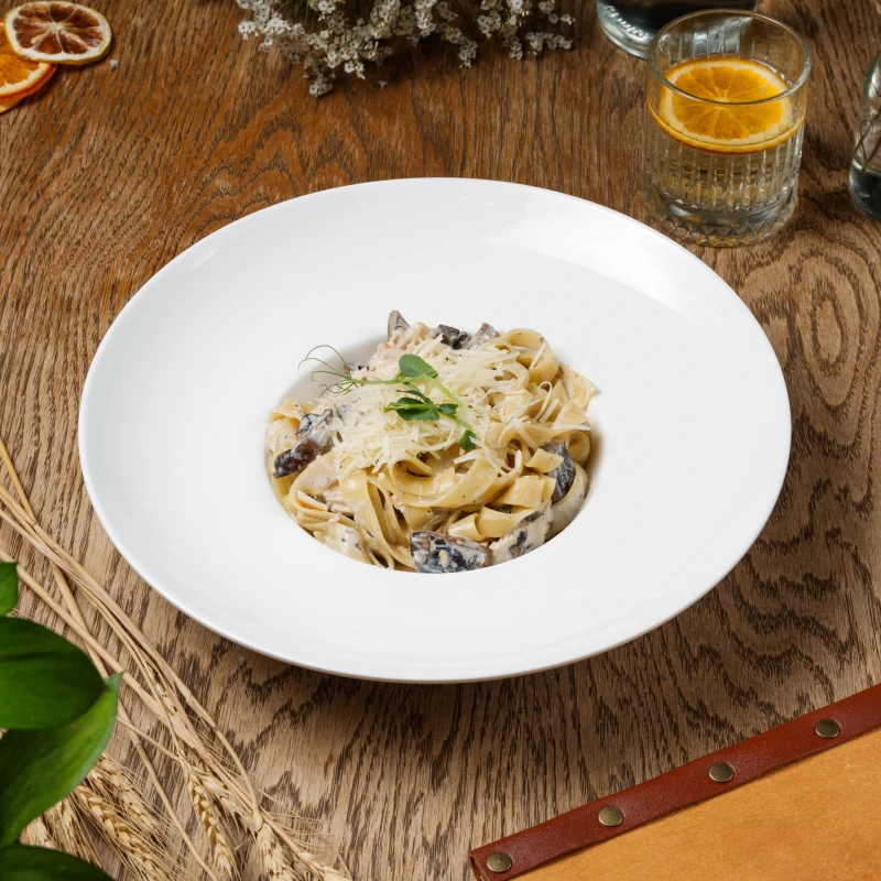 Паста с курицей и грибами
