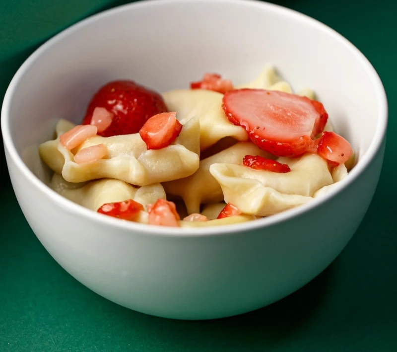 Вареники с клубникой