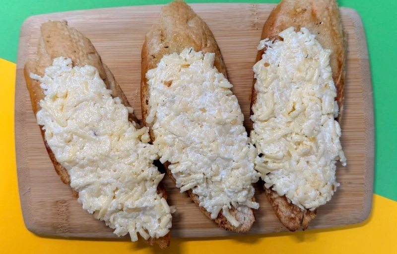 Хлеб сырный